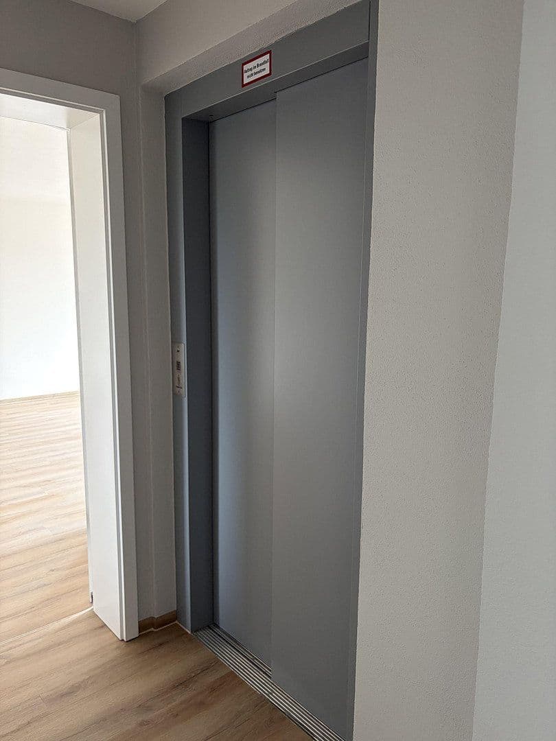Prenájom bytu 3-izbový 91 m², Augsburger Straße 16, Wertingen, Bavorsko Prenájom bytu 3-izbový 91 m², Augsburger Straße 16, Wertingen, Bavorsko