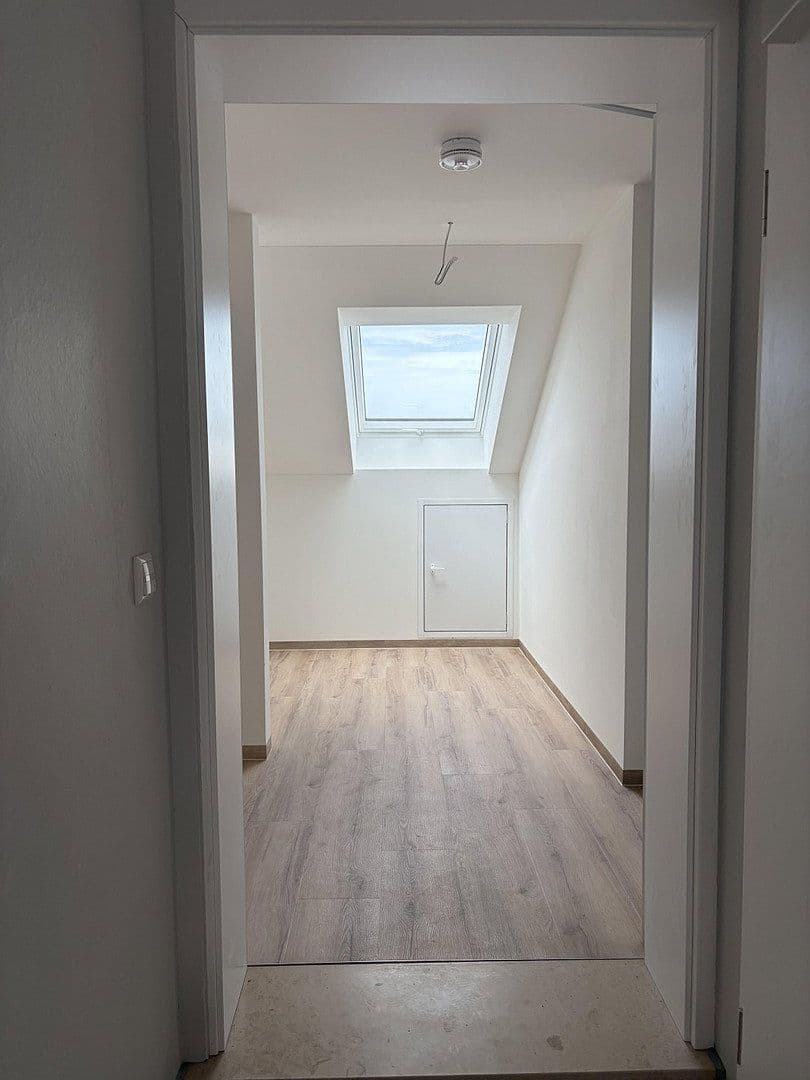 Prenájom bytu 3-izbový 91 m², Augsburger Straße 16, Wertingen, Bavorsko Prenájom bytu 3-izbový 91 m², Augsburger Straße 16, Wertingen, Bavorsko