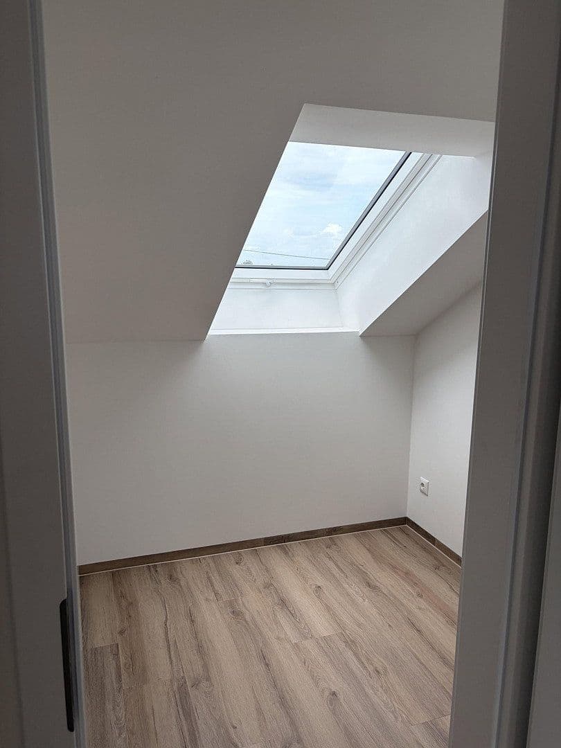 Prenájom bytu 3-izbový 91 m², Augsburger Straße 16, Wertingen, Bavorsko Prenájom bytu 3-izbový 91 m², Augsburger Straße 16, Wertingen, Bavorsko
