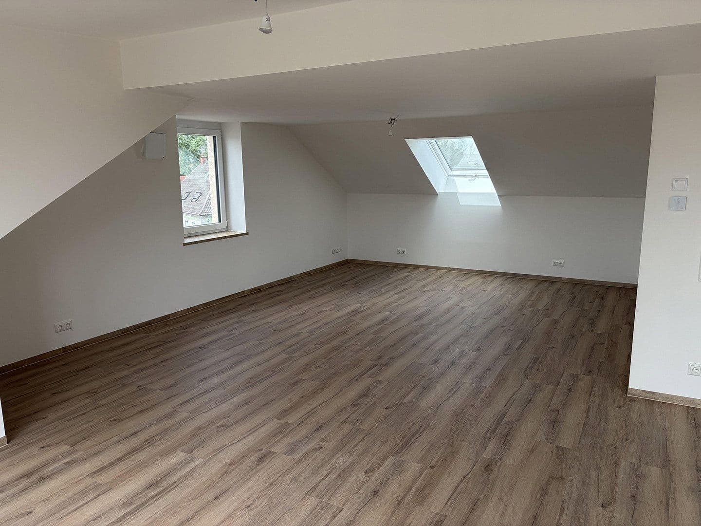 Prenájom bytu 3-izbový 91 m², Augsburger Straße 16, Wertingen, Bavorsko Prenájom bytu 3-izbový 91 m², Augsburger Straße 16, Wertingen, Bavorsko