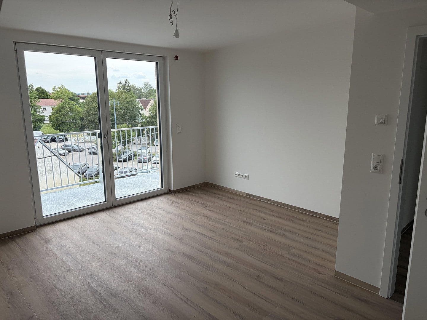 Prenájom bytu 3-izbový 91 m², Augsburger Straße 16, Wertingen, Bavorsko Prenájom bytu 3-izbový 91 m², Augsburger Straße 16, Wertingen, Bavorsko