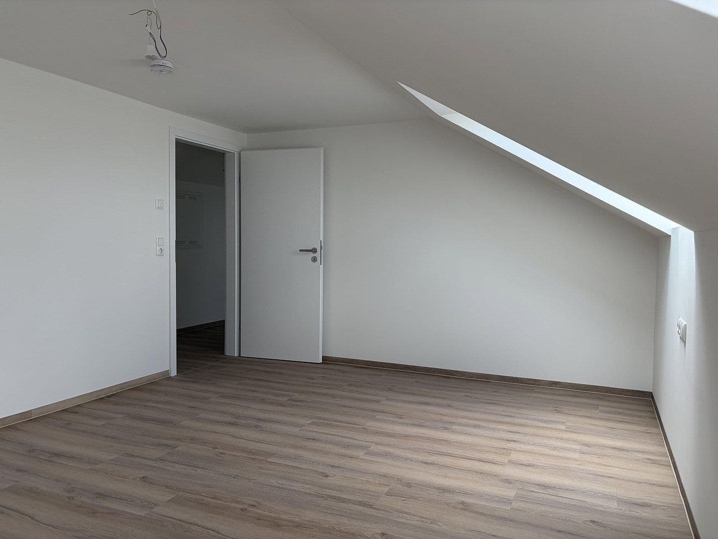 Prenájom bytu 3-izbový 91 m², Augsburger Straße 16, Wertingen, Bavorsko Prenájom bytu 3-izbový 91 m², Augsburger Straße 16, Wertingen, Bavorsko