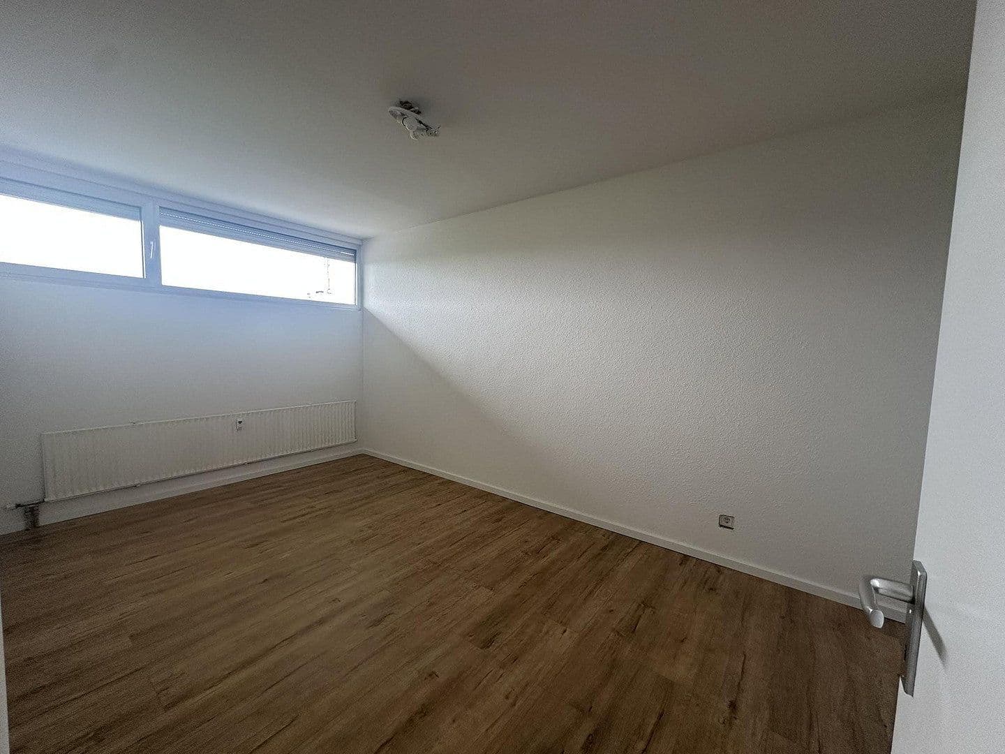 Prenájom bytu 3-izbový 83 m², Buchenhöhe 3, Kerpen, Severné Porýnie - Westfálsko Prenájom bytu 3-izbový 83 m², Buchenhöhe 3, Kerpen, Severné Porýnie - Westfálsko