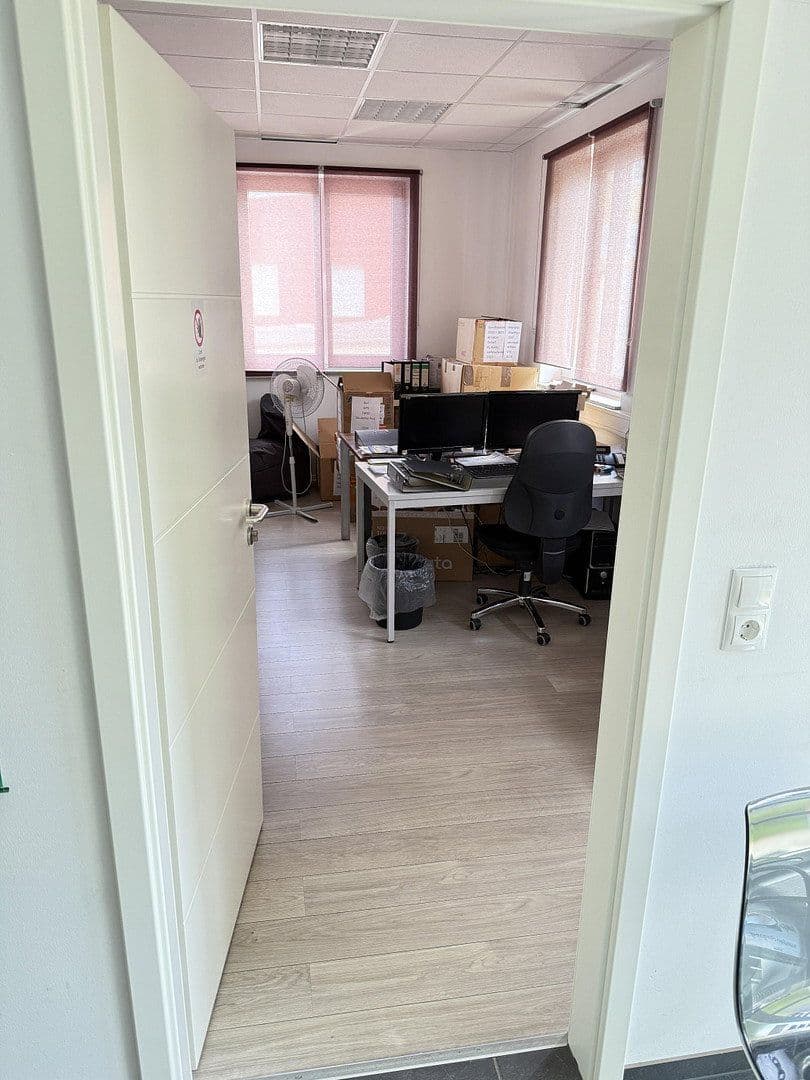 Prenájom nebytového priestoru 500 m², An der Spielleite 11, Unterpleichfeld, Bavorsko Prenájom nebytového priestoru 500 m², An der Spielleite 11, Unterpleichfeld, Bavorsko