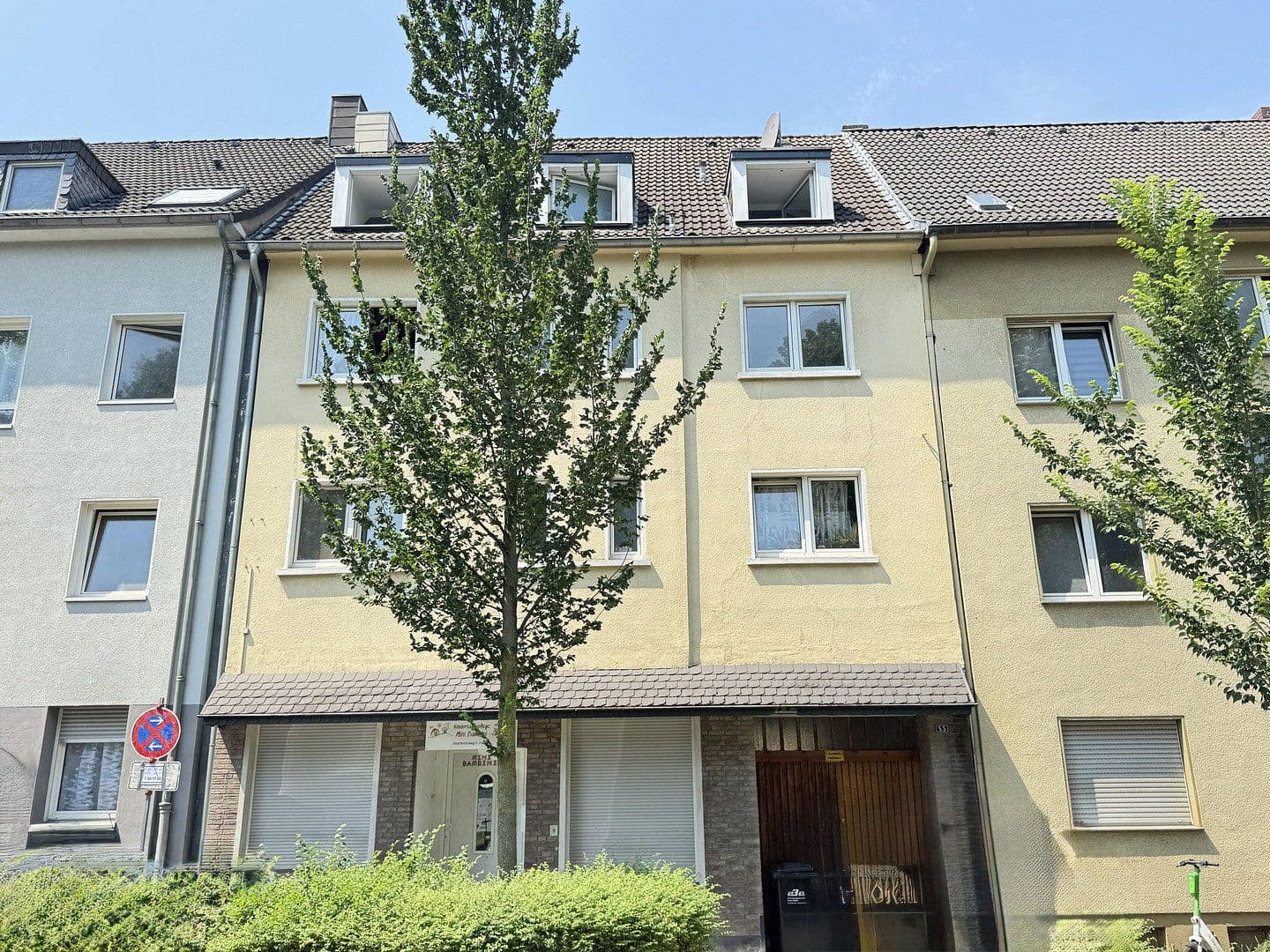 Predaj domu 464 m², pozemok 417 m², Altenessener Straße 85, Essen, Severné Porýnie - Westfálsko Predaj domu 464 m², pozemok 417 m², Altenessener Straße 85, Essen, Severné Porýnie - Westfálsko