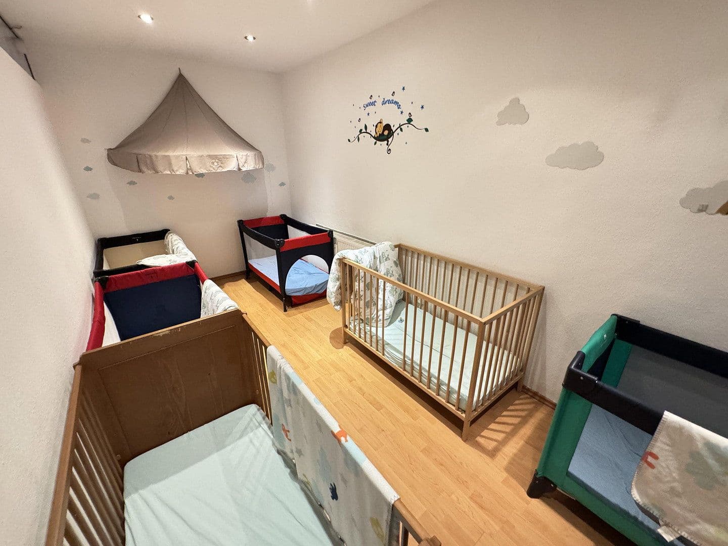 Predaj domu 464 m², pozemok 417 m², Altenessener Straße 85, Essen, Severné Porýnie - Westfálsko Predaj domu 464 m², pozemok 417 m², Altenessener Straße 85, Essen, Severné Porýnie - Westfálsko