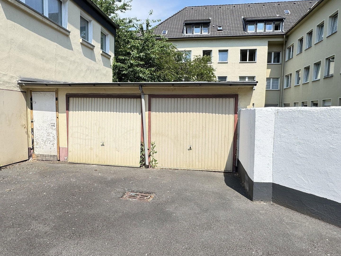Predaj domu 464 m², pozemok 417 m², Altenessener Straße 85, Essen, Severné Porýnie - Westfálsko Predaj domu 464 m², pozemok 417 m², Altenessener Straße 85, Essen, Severné Porýnie - Westfálsko