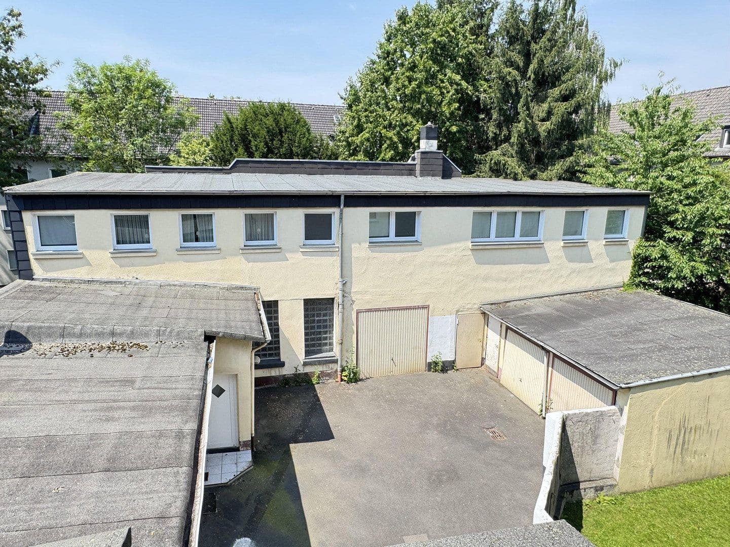 Predaj domu 464 m², pozemok 417 m², Altenessener Straße 85, Essen, Severné Porýnie - Westfálsko Predaj domu 464 m², pozemok 417 m², Altenessener Straße 85, Essen, Severné Porýnie - Westfálsko
