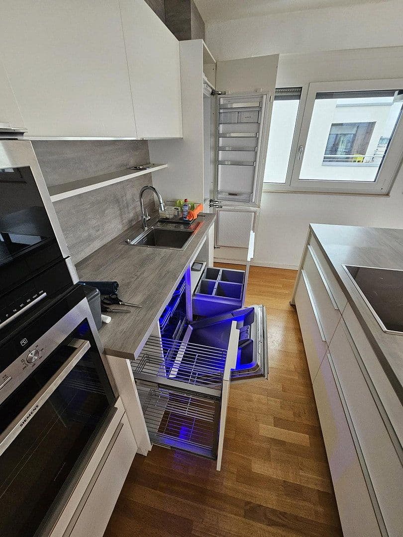 Prenájom bytu 2-izbový 89 m², Frankfurt, Hesensko Prenájom bytu 2-izbový 89 m², Frankfurt, Hesensko
