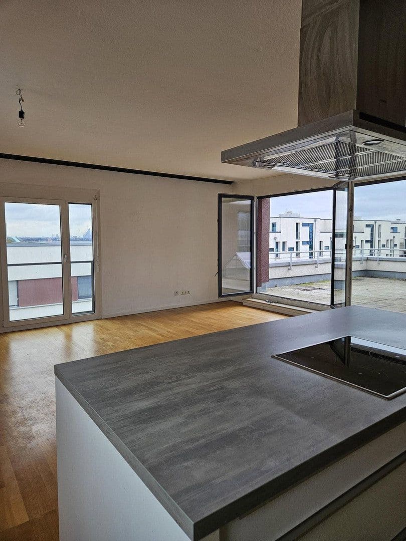 Prenájom bytu 2-izbový 89 m², Frankfurt, Hesensko Prenájom bytu 2-izbový 89 m², Frankfurt, Hesensko