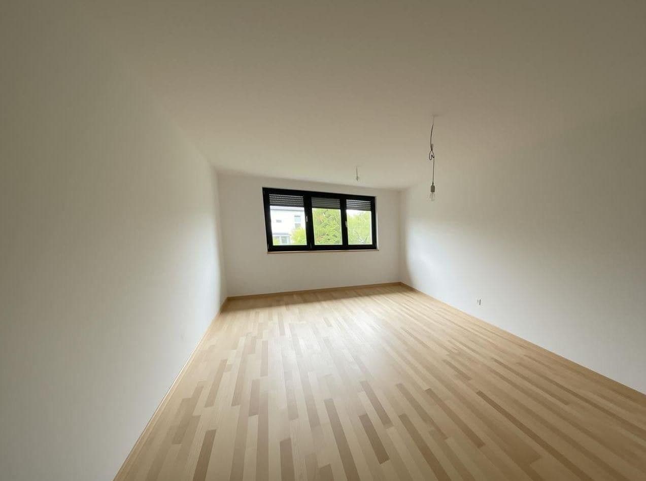 Predaj domu 191 m², pozemok 343 m², Kirchheim am Ries, Bádensko-Wurttembersko Predaj domu 191 m², pozemok 343 m², Kirchheim am Ries, Bádensko-Wurttembersko