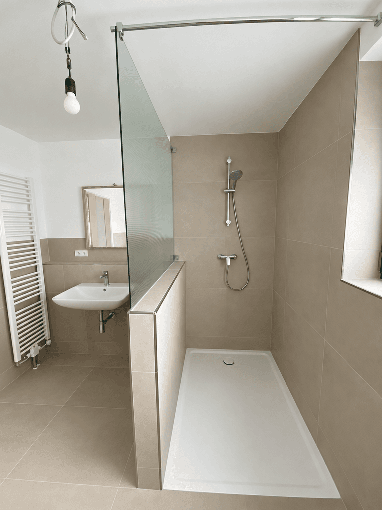 Predaj domu 191 m², pozemok 343 m², Kirchheim am Ries, Bádensko-Wurttembersko Predaj domu 191 m², pozemok 343 m², Kirchheim am Ries, Bádensko-Wurttembersko