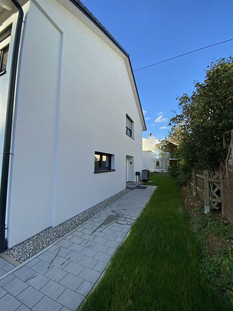 Predaj domu 191 m², pozemok 343 m², Kirchheim am Ries, Bádensko-Wurttembersko Predaj domu 191 m², pozemok 343 m², Kirchheim am Ries, Bádensko-Wurttembersko