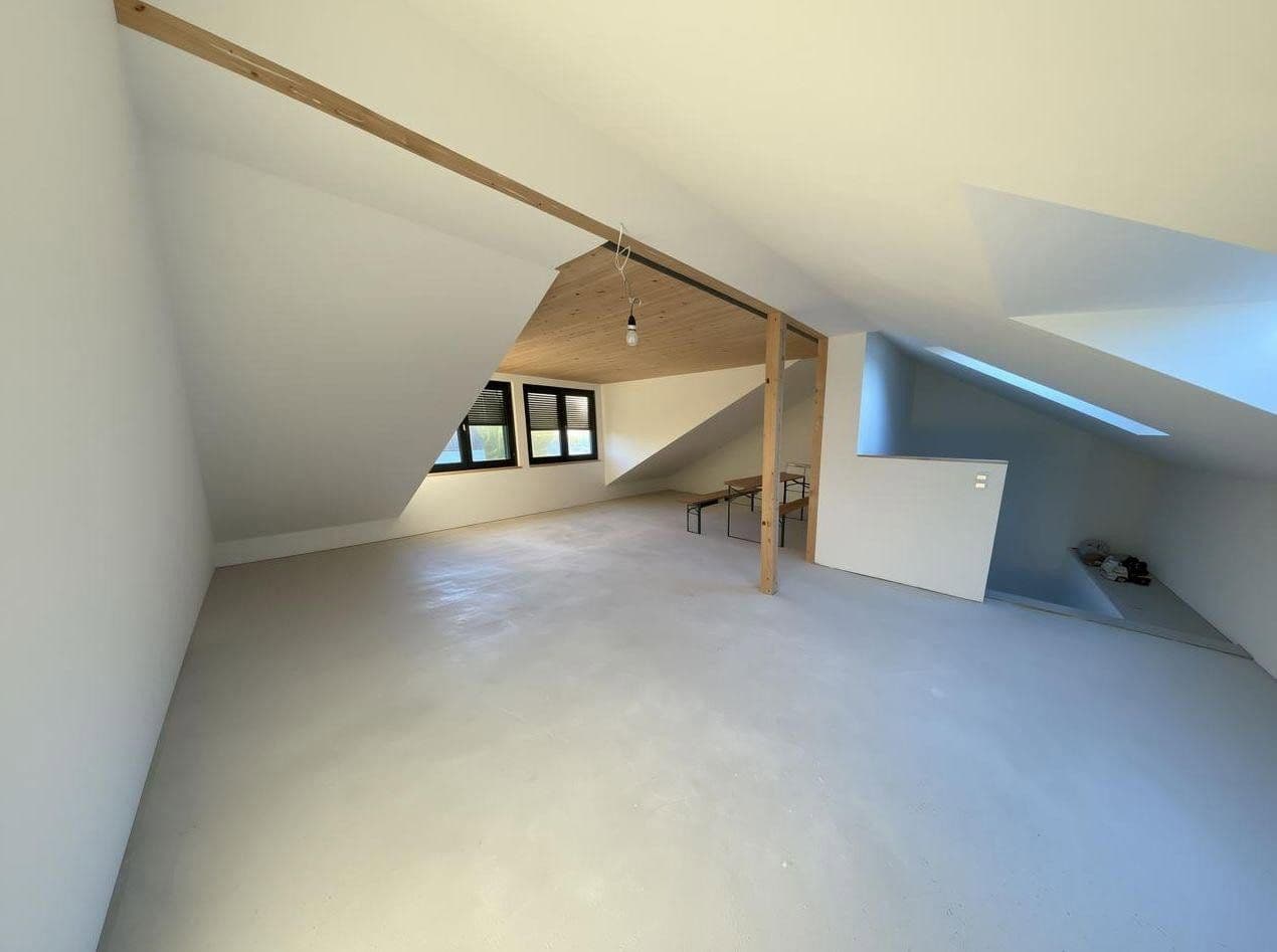 Predaj domu 191 m², pozemok 343 m², Kirchheim am Ries, Bádensko-Wurttembersko Predaj domu 191 m², pozemok 343 m², Kirchheim am Ries, Bádensko-Wurttembersko
