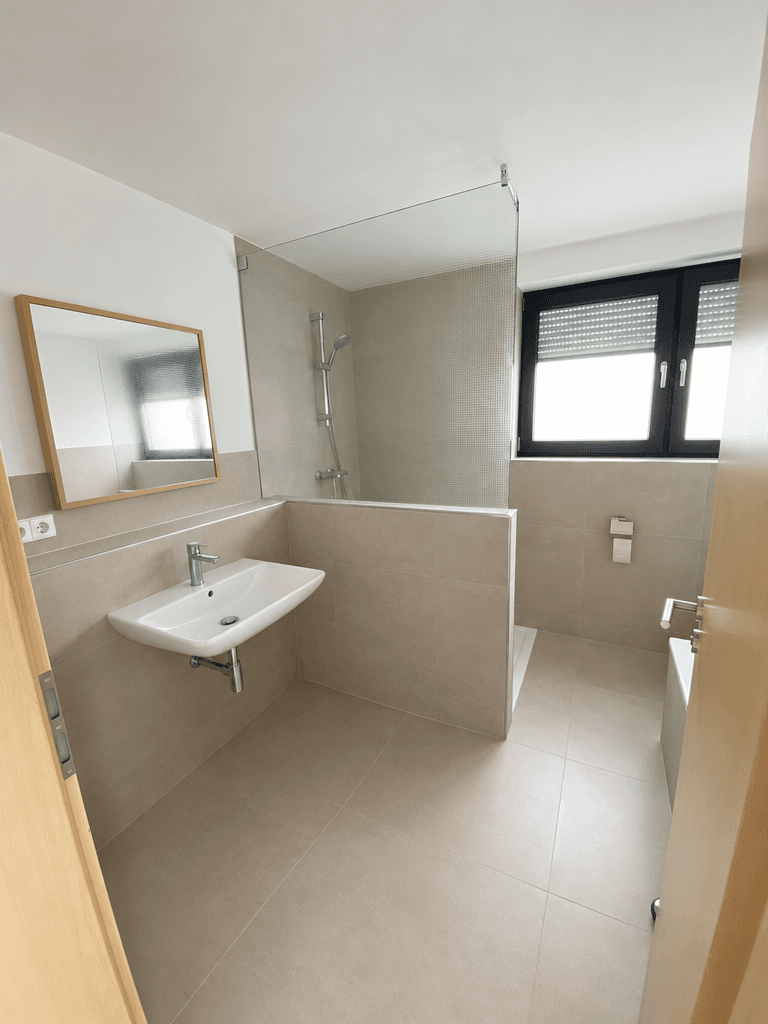 Predaj domu 191 m², pozemok 343 m², Kirchheim am Ries, Bádensko-Wurttembersko Predaj domu 191 m², pozemok 343 m², Kirchheim am Ries, Bádensko-Wurttembersko