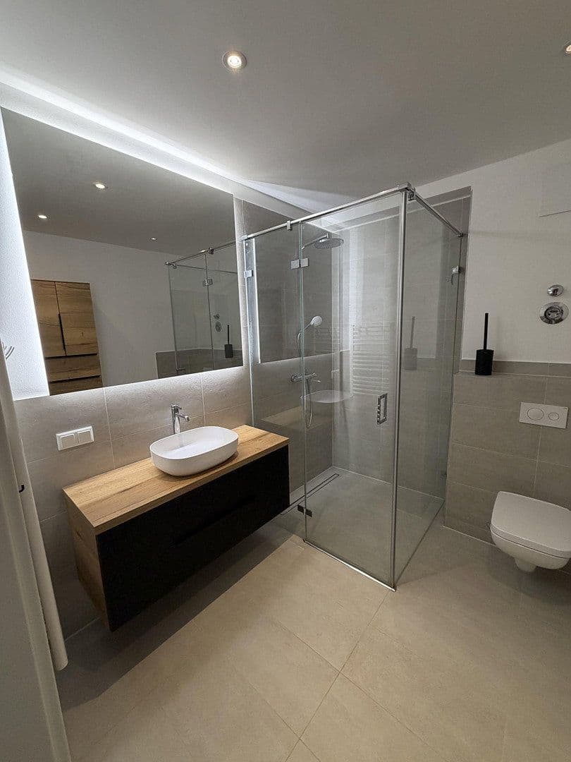 Prenájom bytu 4-izbový 98 m², Münsterlandstraße 60, Berlin, Berlín Prenájom bytu 4-izbový 98 m², Münsterlandstraße 60, Berlin, Berlín