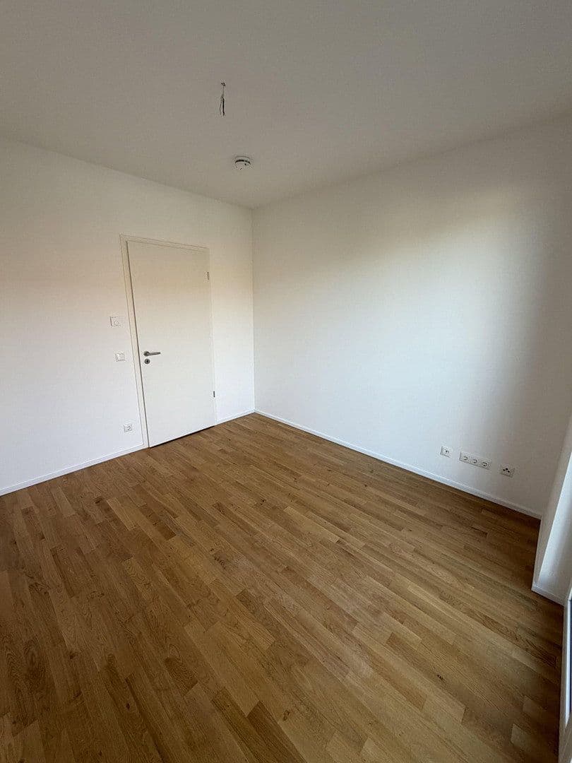 Prenájom bytu 4-izbový 98 m², Münsterlandstraße 60, Berlin, Berlín Prenájom bytu 4-izbový 98 m², Münsterlandstraße 60, Berlin, Berlín