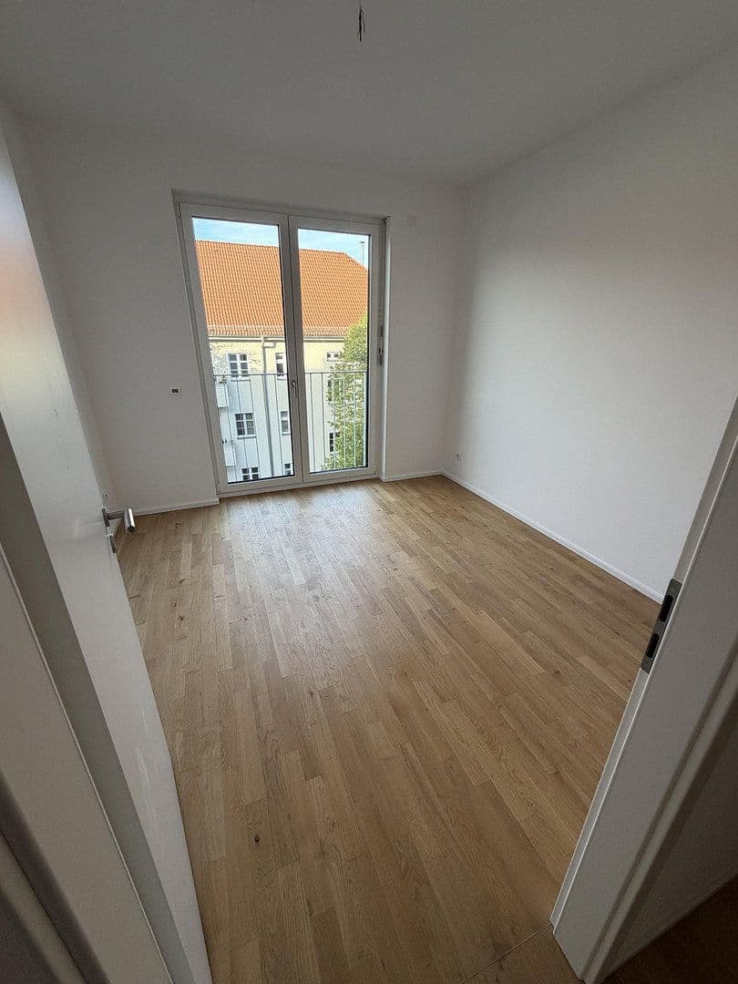 Prenájom bytu 4-izbový 98 m², Münsterlandstraße 60, Berlin, Berlín Prenájom bytu 4-izbový 98 m², Münsterlandstraße 60, Berlin, Berlín