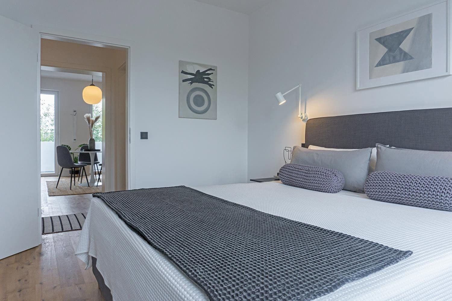 Prenájom bytu 3-izbový 71 m², Aachenerstrasse 157, Düsseldorf, Severné Porýnie - Westfálsko Prenájom bytu 3-izbový 71 m², Aachenerstrasse 157, Düsseldorf, Severné Porýnie - Westfálsko