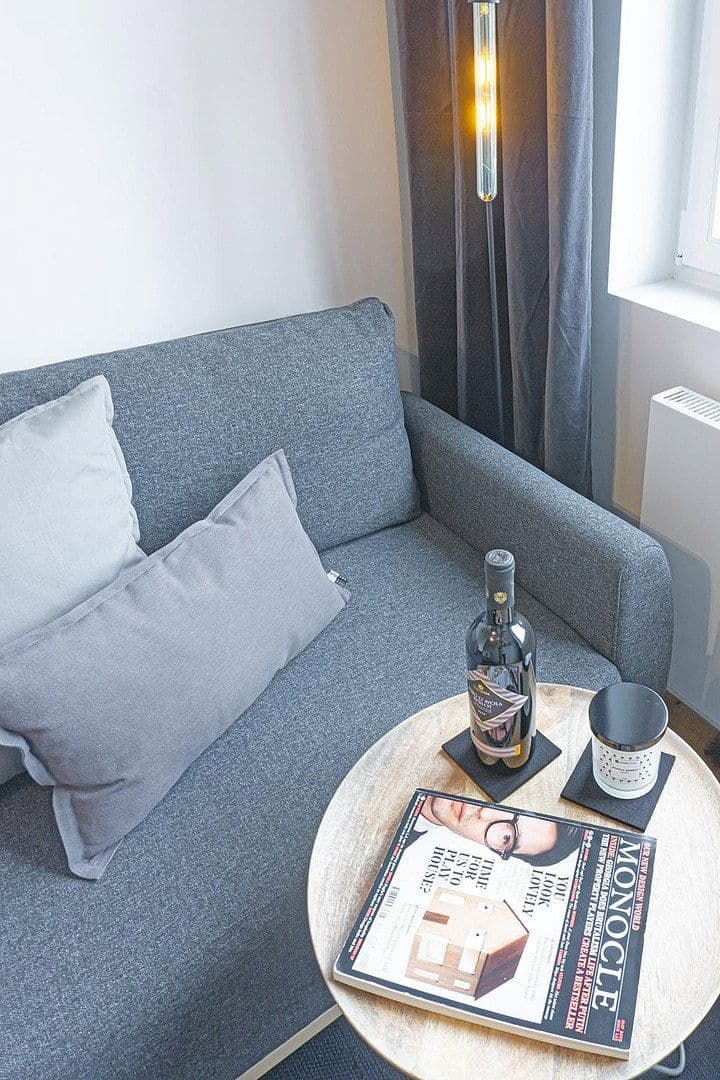 Prenájom bytu 3-izbový 71 m², Aachenerstrasse 157, Düsseldorf, Severné Porýnie - Westfálsko Prenájom bytu 3-izbový 71 m², Aachenerstrasse 157, Düsseldorf, Severné Porýnie - Westfálsko