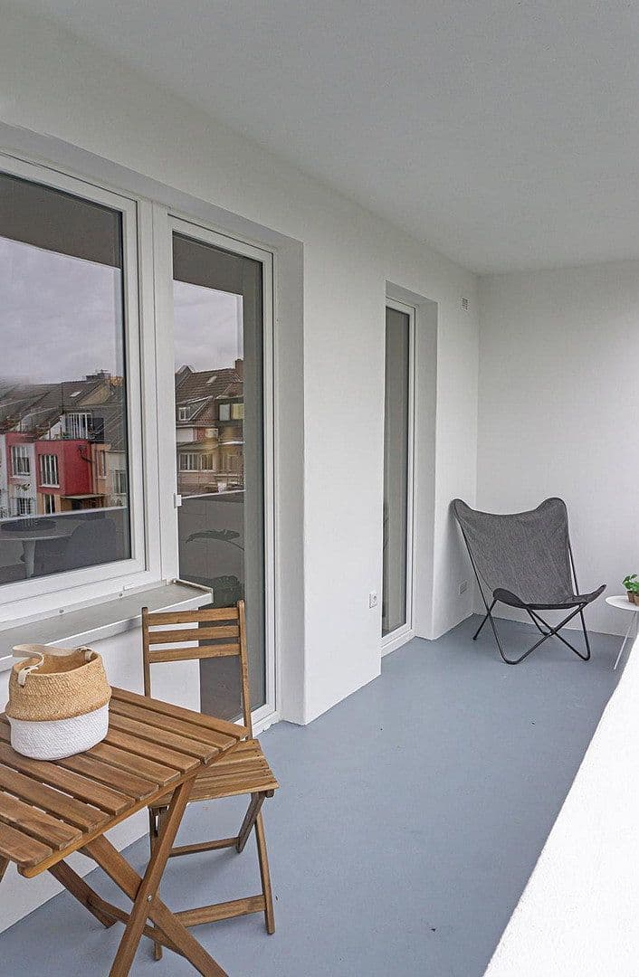 Prenájom bytu 3-izbový 71 m², Aachenerstrasse 157, Düsseldorf, Severné Porýnie - Westfálsko Prenájom bytu 3-izbový 71 m², Aachenerstrasse 157, Düsseldorf, Severné Porýnie - Westfálsko
