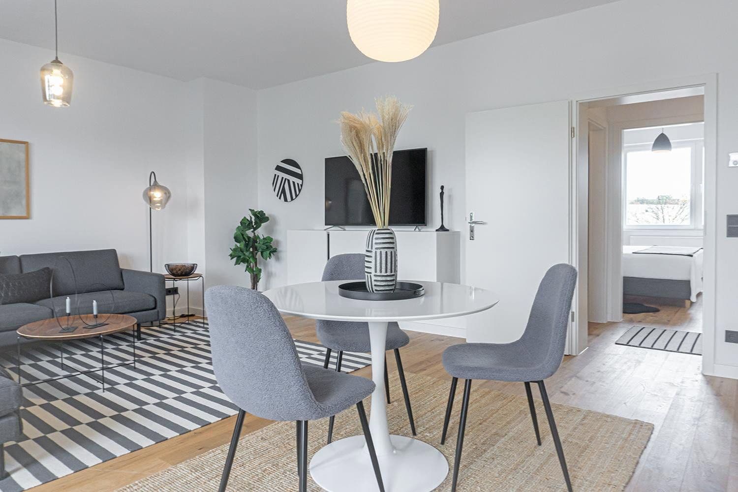 Prenájom bytu 3-izbový 71 m², Aachenerstrasse 157, Düsseldorf, Severné Porýnie - Westfálsko Prenájom bytu 3-izbový 71 m², Aachenerstrasse 157, Düsseldorf, Severné Porýnie - Westfálsko