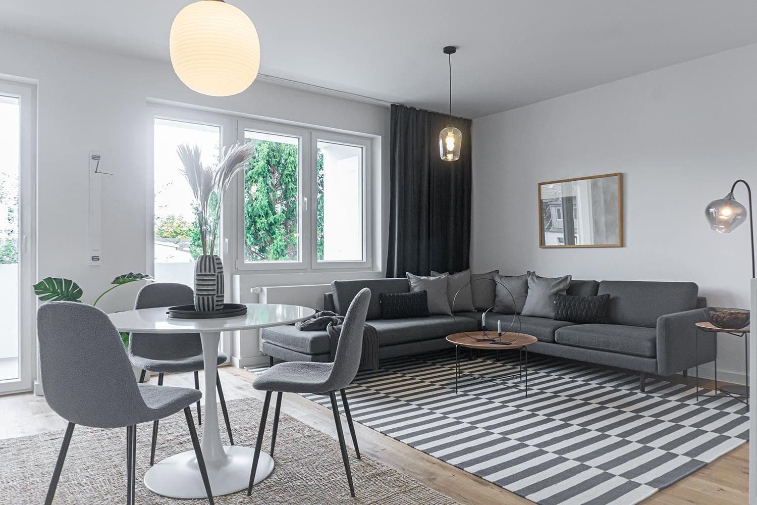 Prenájom bytu 3-izbový 71 m², Aachenerstrasse 157, Düsseldorf, Severné Porýnie - Westfálsko Prenájom bytu 3-izbový 71 m², Aachenerstrasse 157, Düsseldorf, Severné Porýnie - Westfálsko