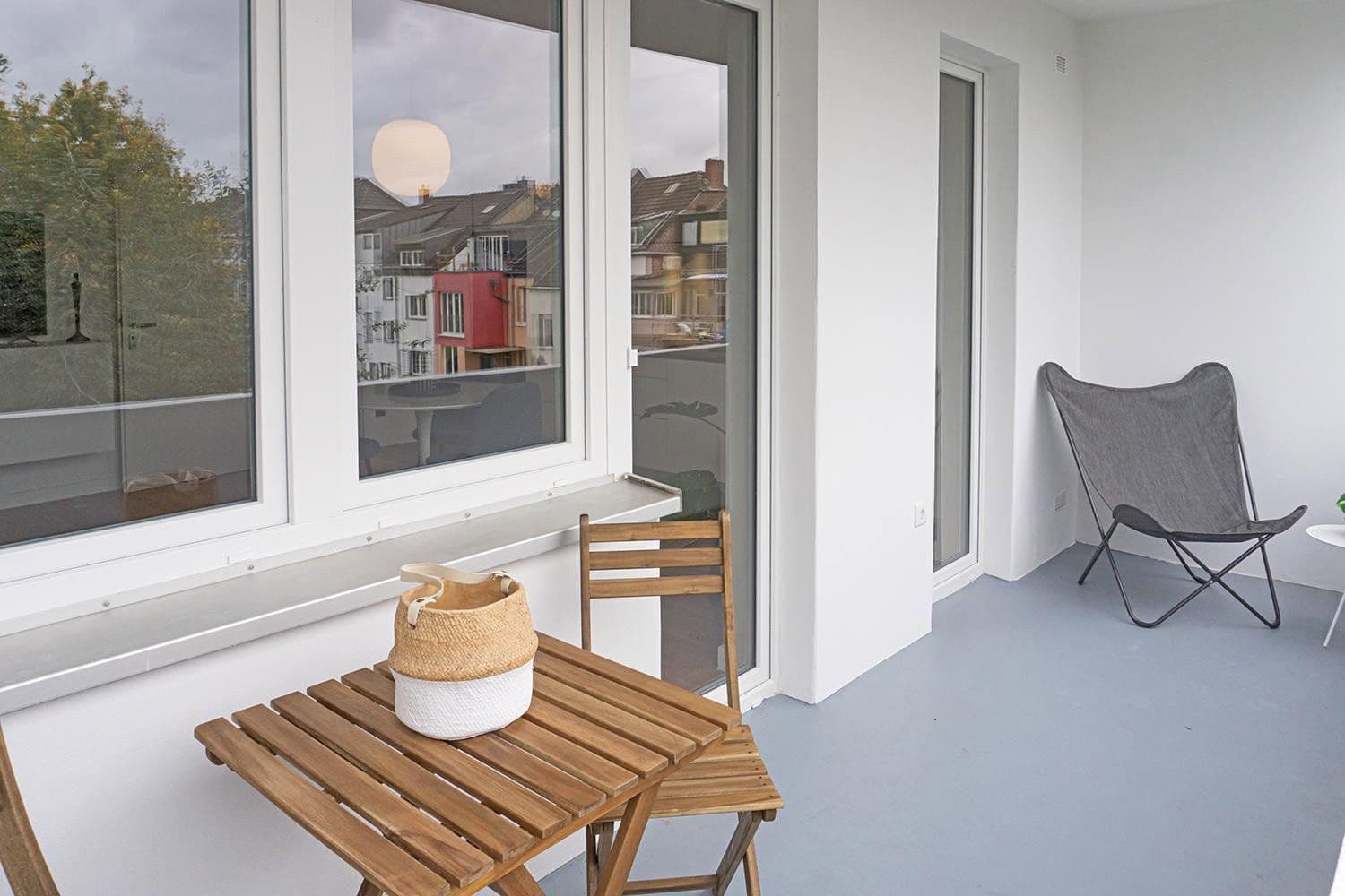 Prenájom bytu 3-izbový 71 m², Aachenerstrasse 157, Düsseldorf, Severné Porýnie - Westfálsko Prenájom bytu 3-izbový 71 m², Aachenerstrasse 157, Düsseldorf, Severné Porýnie - Westfálsko