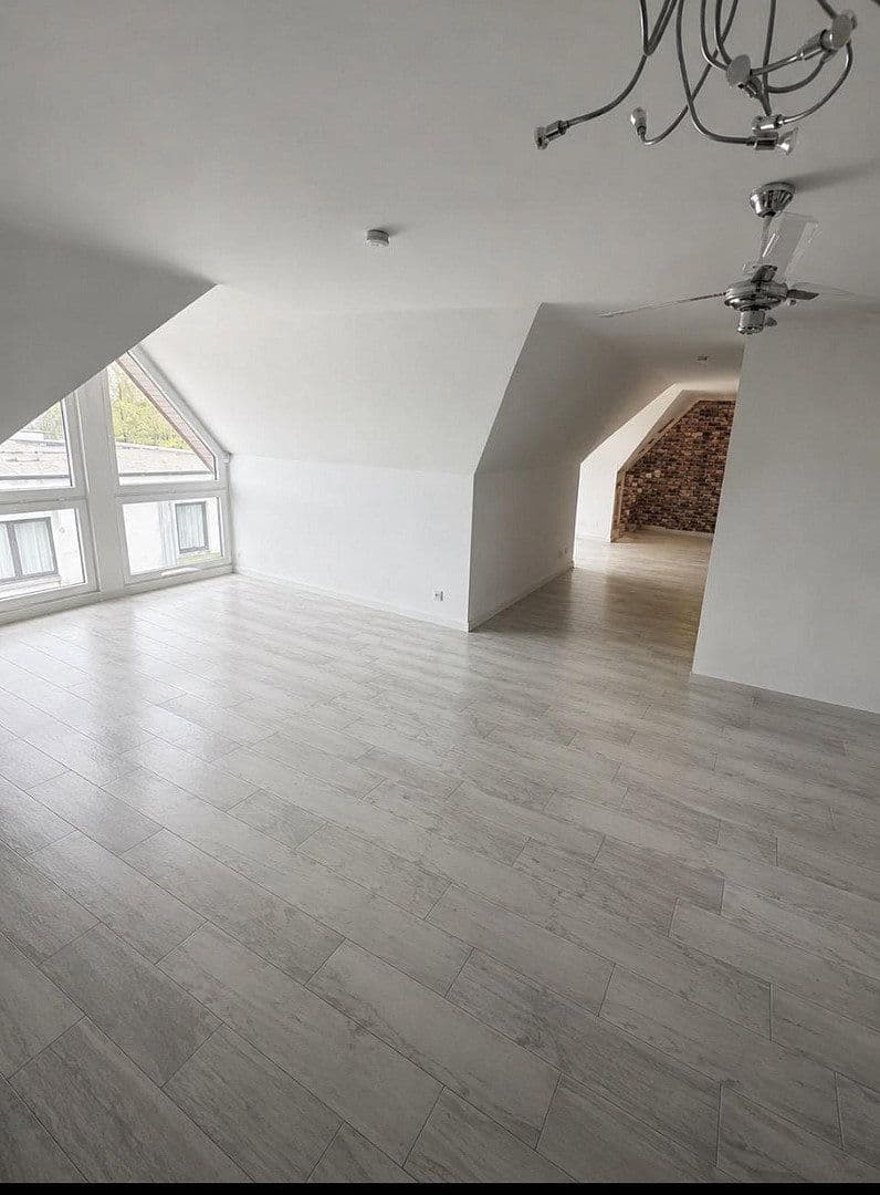 Predaj bytu 3-izbový 82 m², Krefeld, Severné Porýnie - Westfálsko Predaj bytu 3-izbový 82 m², Krefeld, Severné Porýnie - Westfálsko