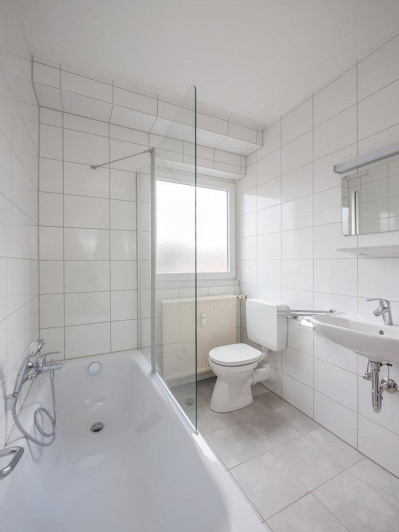 Prenájom bytu 3-izbový 85 m², Hohenzollernstraße 9, Friedrichsthal, Sársko Prenájom bytu 3-izbový 85 m², Hohenzollernstraße 9, Friedrichsthal, Sársko