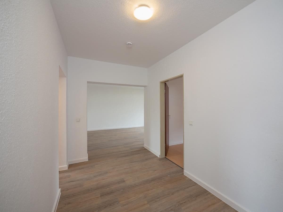 Prenájom bytu 3-izbový 85 m², Hohenzollernstraße 9, Friedrichsthal, Sársko Prenájom bytu 3-izbový 85 m², Hohenzollernstraße 9, Friedrichsthal, Sársko