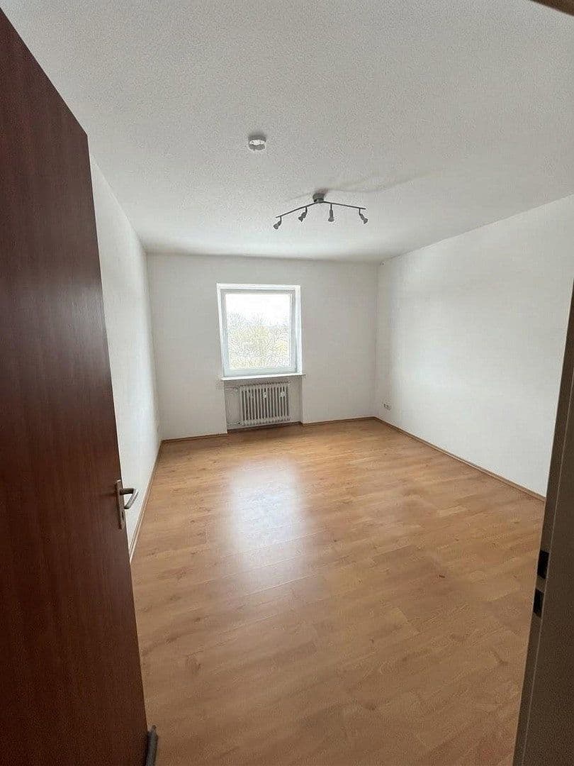 Prenájom bytu 3-izbový 85 m², Hohenzollernstraße 9, Friedrichsthal, Sársko Prenájom bytu 3-izbový 85 m², Hohenzollernstraße 9, Friedrichsthal, Sársko