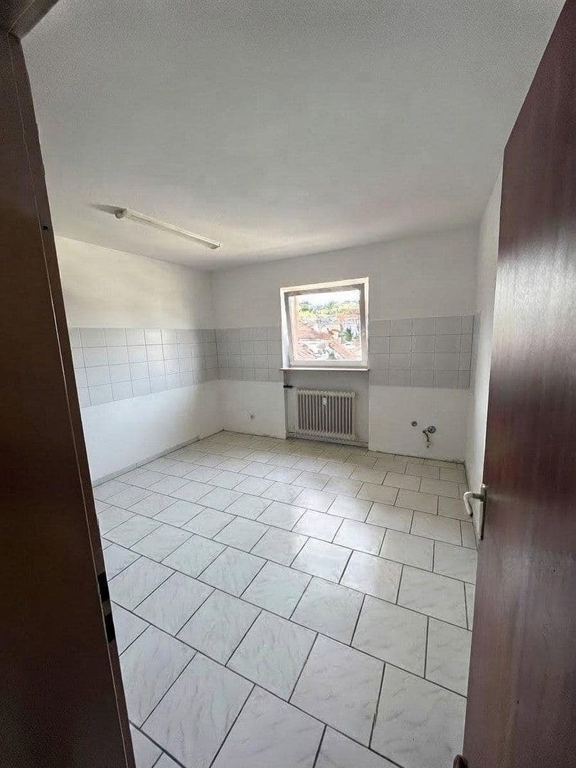 Prenájom bytu 3-izbový 85 m², Hohenzollernstraße 9, Friedrichsthal, Sársko Prenájom bytu 3-izbový 85 m², Hohenzollernstraße 9, Friedrichsthal, Sársko