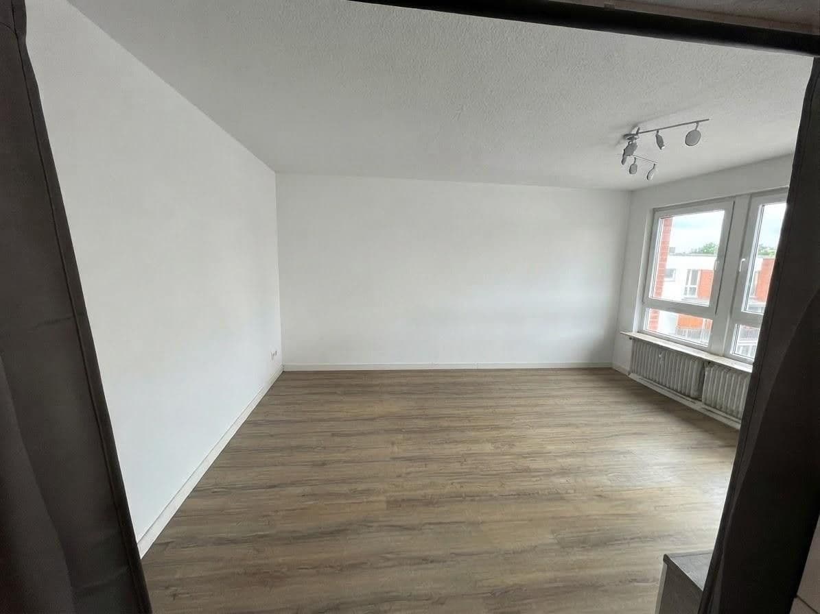 Prenájom bytu 3-izbový 85 m², Hohenzollernstraße 9, Friedrichsthal, Sársko Prenájom bytu 3-izbový 85 m², Hohenzollernstraße 9, Friedrichsthal, Sársko
