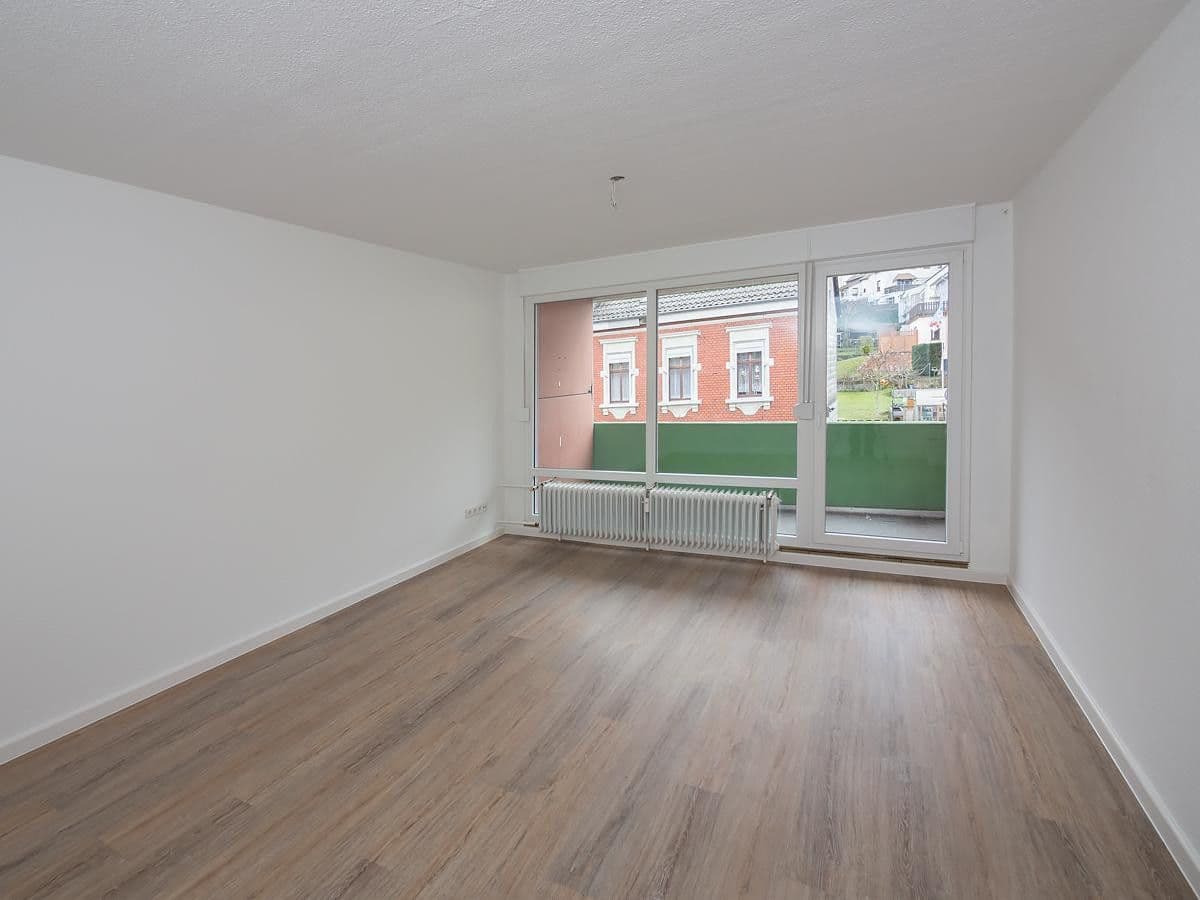 Prenájom bytu 3-izbový 85 m², Hohenzollernstraße 9, Friedrichsthal, Sársko Prenájom bytu 3-izbový 85 m², Hohenzollernstraße 9, Friedrichsthal, Sársko