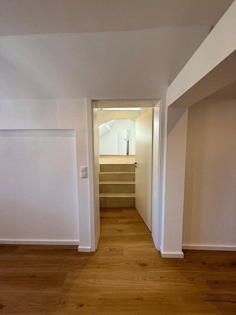 Prenájom bytu 5-izbový 123 m², Reinheim, Hesensko Prenájom bytu 5-izbový 123 m², Reinheim, Hesensko