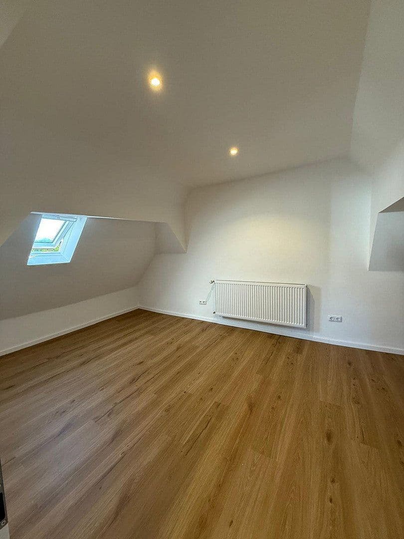 Prenájom bytu 5-izbový 123 m², Reinheim, Hesensko Prenájom bytu 5-izbový 123 m², Reinheim, Hesensko