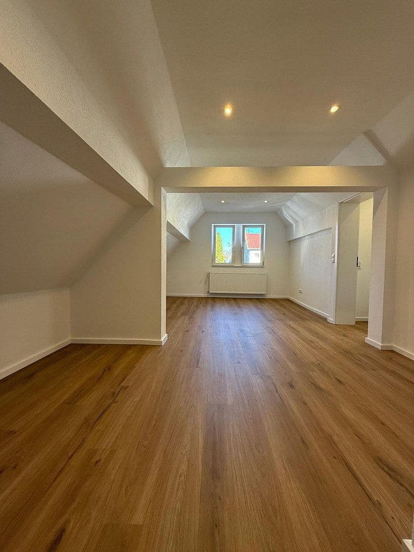 Prenájom bytu 5-izbový 123 m², Reinheim, Hesensko Prenájom bytu 5-izbový 123 m², Reinheim, Hesensko