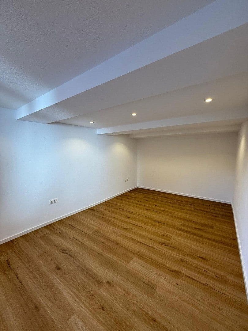 Prenájom bytu 5-izbový 123 m², Reinheim, Hesensko Prenájom bytu 5-izbový 123 m², Reinheim, Hesensko