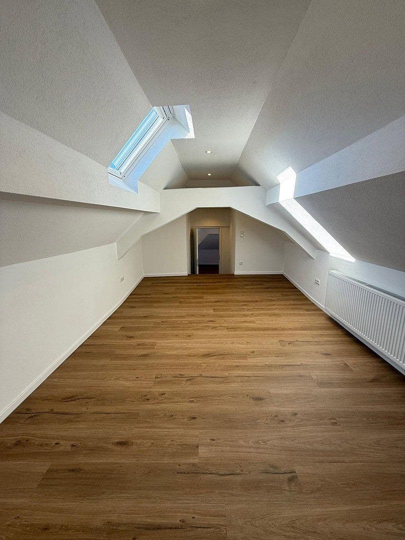 Prenájom bytu 5-izbový 123 m², Reinheim, Hesensko Prenájom bytu 5-izbový 123 m², Reinheim, Hesensko