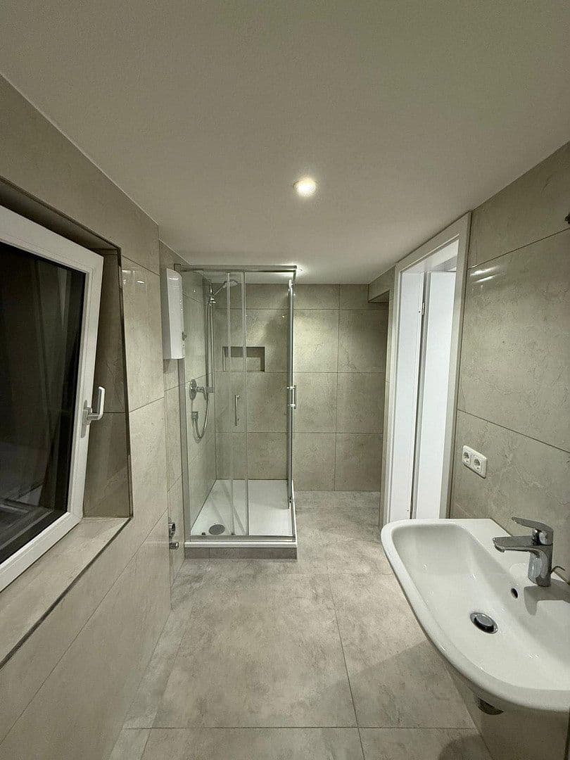 Prenájom bytu 5-izbový 123 m², Reinheim, Hesensko Prenájom bytu 5-izbový 123 m², Reinheim, Hesensko
