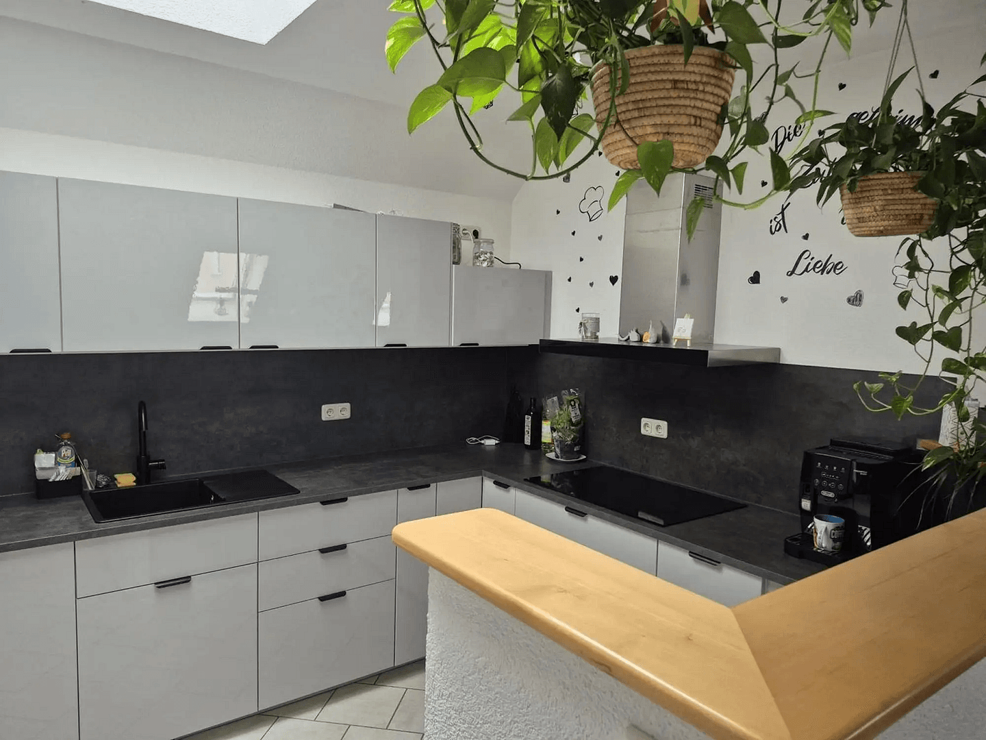 Prenájom bytu 4-izbový 143 m², Burggrumbacher Str. 4, Unterpleichfeld, Bavorsko Prenájom bytu 4-izbový 143 m², Burggrumbacher Str. 4, Unterpleichfeld, Bavorsko