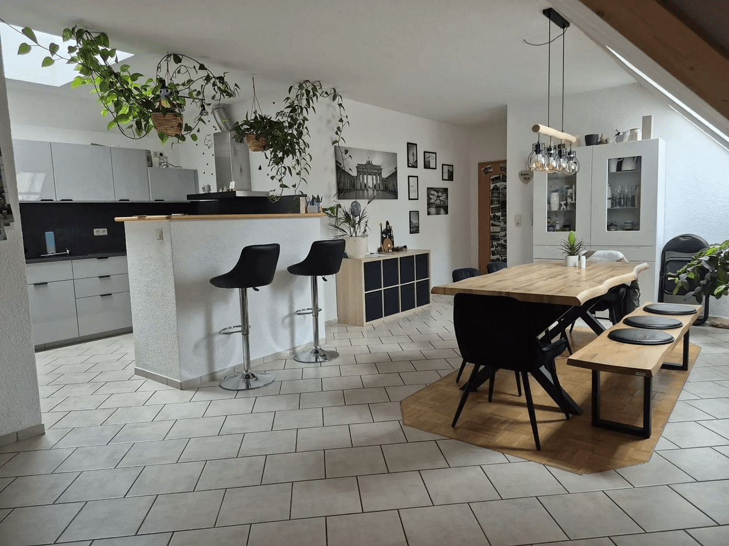 Prenájom bytu 4-izbový 143 m², Burggrumbacher Str. 4, Unterpleichfeld, Bavorsko Prenájom bytu 4-izbový 143 m², Burggrumbacher Str. 4, Unterpleichfeld, Bavorsko