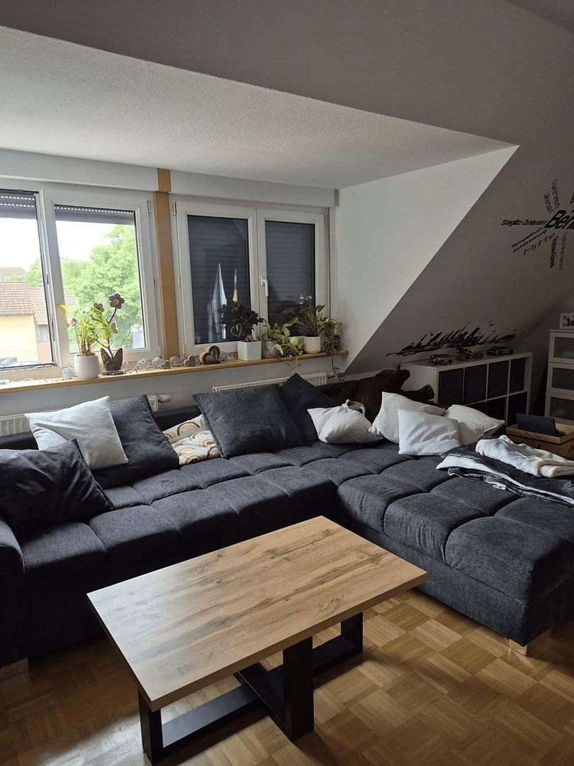Prenájom bytu 4-izbový 143 m², Burggrumbacher Str. 4, Unterpleichfeld, Bavorsko Prenájom bytu 4-izbový 143 m², Burggrumbacher Str. 4, Unterpleichfeld, Bavorsko