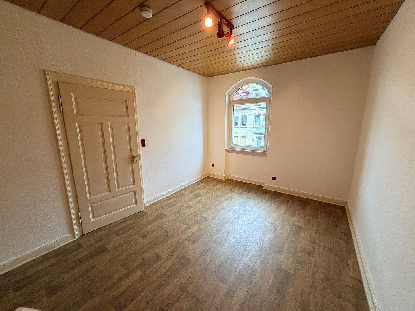 Prenájom bytu 2-izbový 56 m², Bismarkstraße 15, Nürnberg, Bavorsko Prenájom bytu 2-izbový 56 m², Bismarkstraße 15, Nürnberg, Bavorsko
