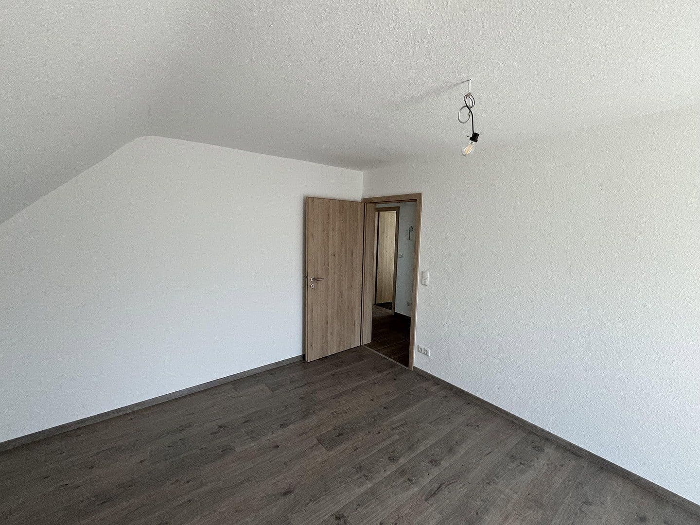 Prenájom bytu 3-izbový 50 m², Loheweg 2, Erlangen - Dechsendorf, Bavorsko Prenájom bytu 3-izbový 50 m², Loheweg 2, Erlangen - Dechsendorf, Bavorsko