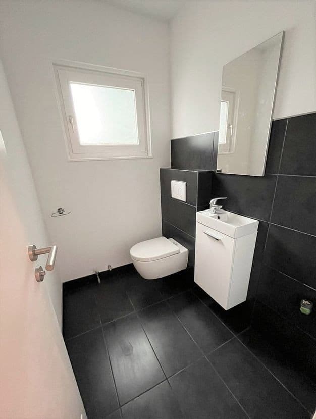 Prenájom bytu 4-izbový 97 m², Dürerstraße 63, Würselen, Severné Porýnie - Westfálsko Prenájom bytu 4-izbový 97 m², Dürerstraße 63, Würselen, Severné Porýnie - Westfálsko