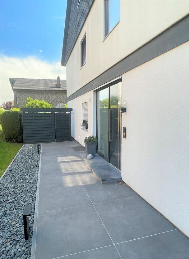 Prenájom bytu 4-izbový 97 m², Dürerstraße 63, Würselen, Severné Porýnie - Westfálsko Prenájom bytu 4-izbový 97 m², Dürerstraße 63, Würselen, Severné Porýnie - Westfálsko