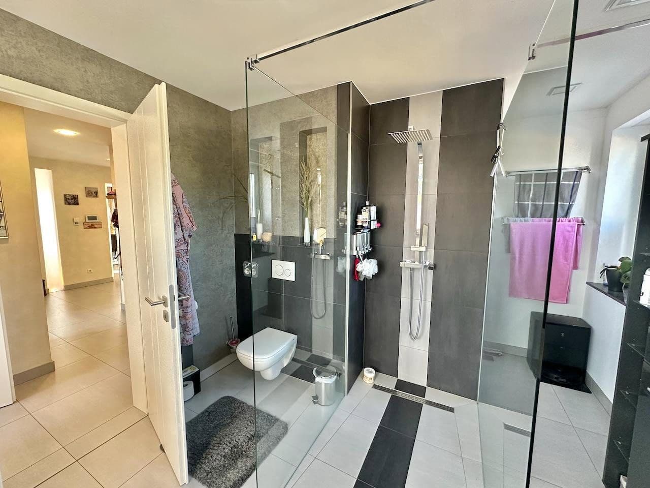 Prenájom bytu 4-izbový 126 m², Glückaufstraße 2D, Sarstedt, Dolné Sasko Prenájom bytu 4-izbový 126 m², Glückaufstraße 2D, Sarstedt, Dolné Sasko