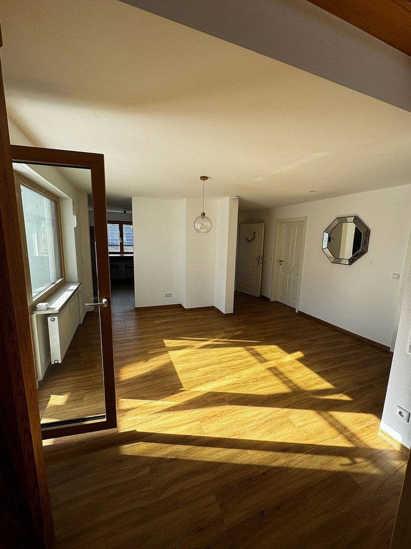 Prenájom bytu 3-izbový 110 m², Forchheim, Bavorsko Prenájom bytu 3-izbový 110 m², Forchheim, Bavorsko